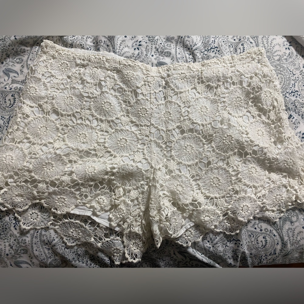Mud Pie White Crochet Shorts Size M